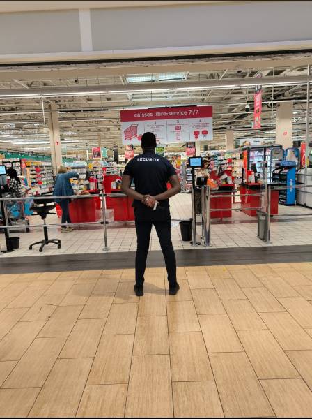 Agent arrière caisse